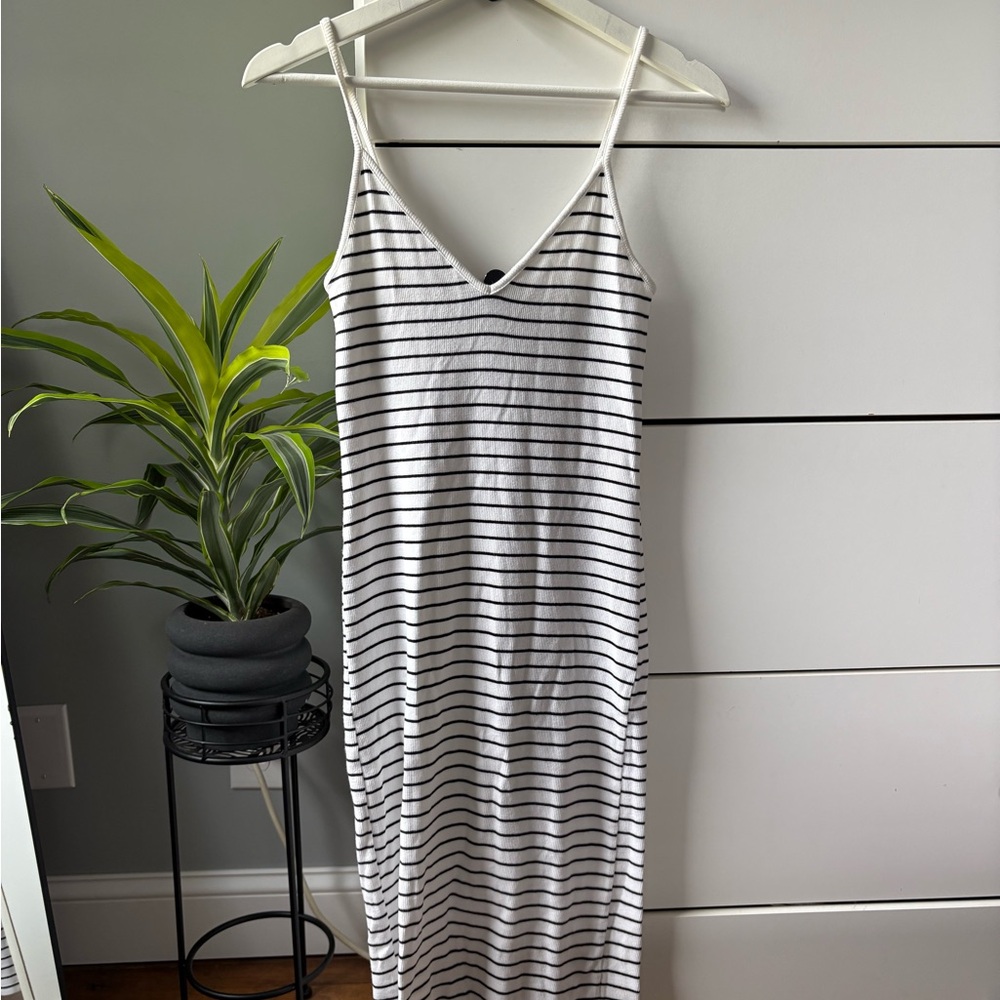 Forever 21 Black and White Striped Maxi Dress